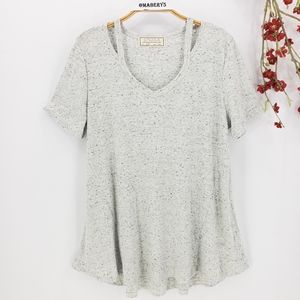 New SINUOUS V-Neck Cut-Out Top